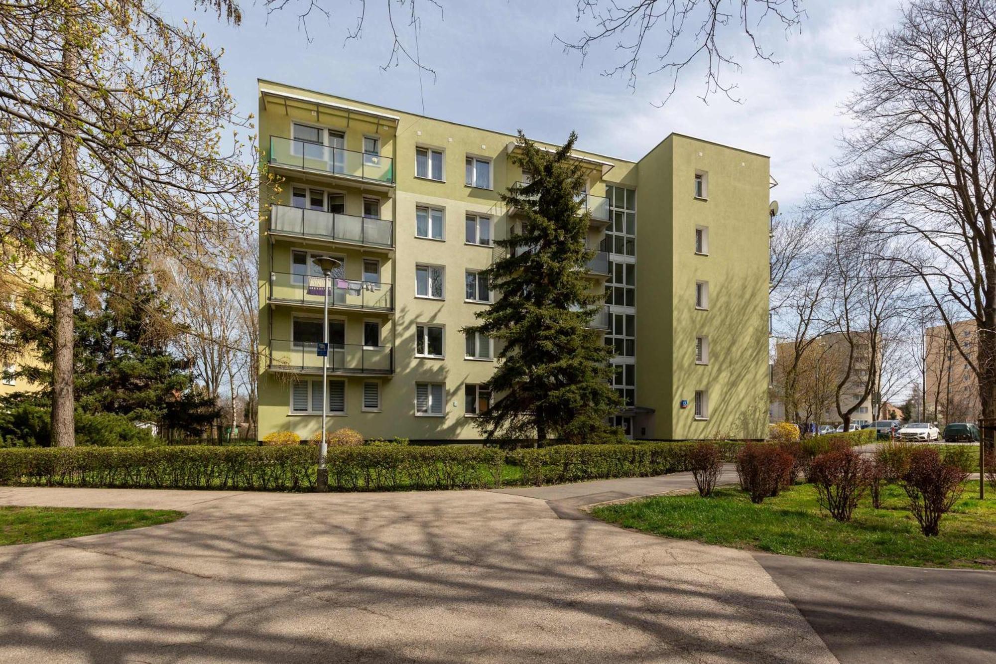 Cosy & Bright With Parking By Renters Warszawa